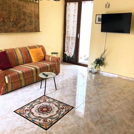 Di Padre In Figlio Bed & Breakfast Caserta Dış mekan fotoğraf