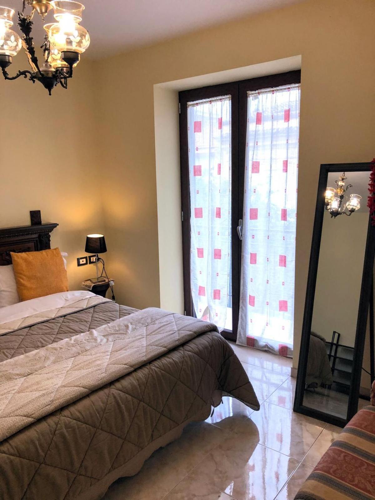 Di Padre In Figlio Bed & Breakfast Caserta Dış mekan fotoğraf